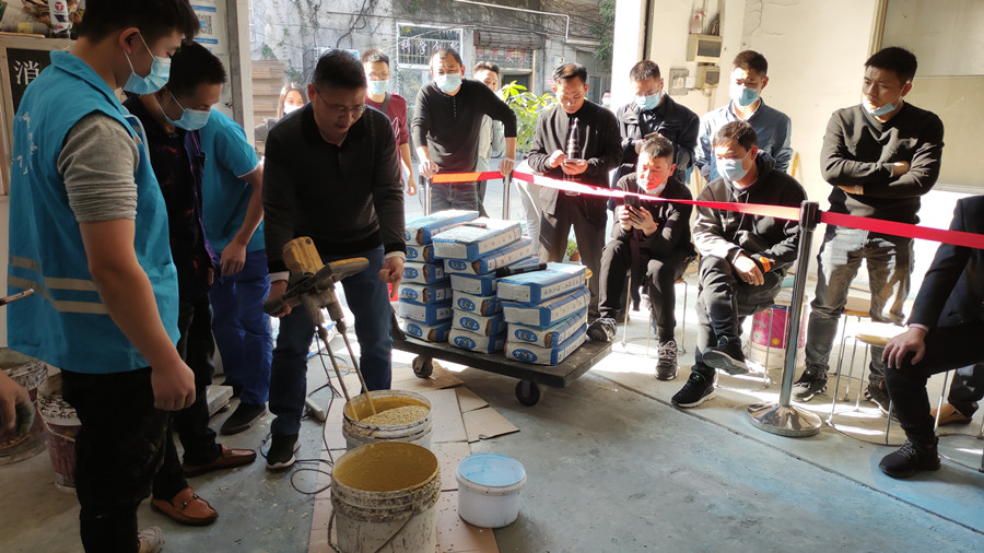 澳恒杨总示范砂浆搅拌操作要点 澳恒杨总示范砂浆搅拌操作要点