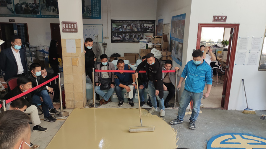 学员动手实操 学员动手实操