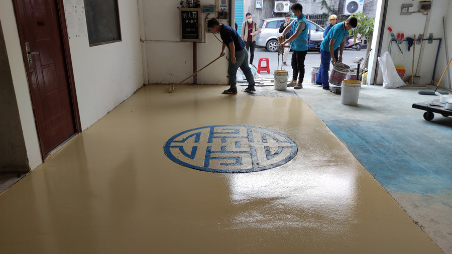 无机磨石样板摊铺完成 无机磨石样板摊铺完成