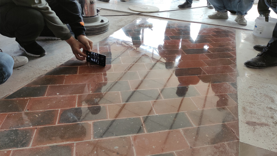 红砖呈镜面效果 红砖呈镜面效果