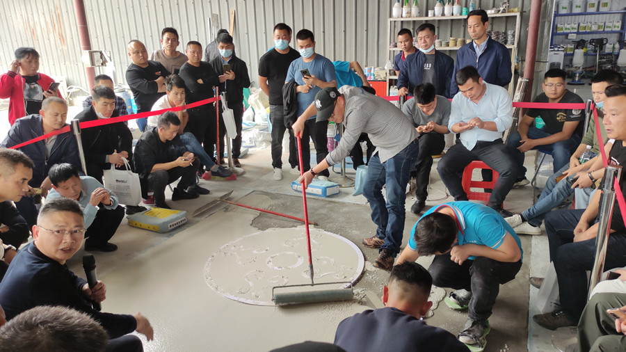 学员动手消泡 学员动手消泡