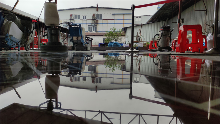 红砖抛光成镜效果