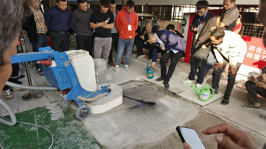 裂缝龟裂纹修补实操现场